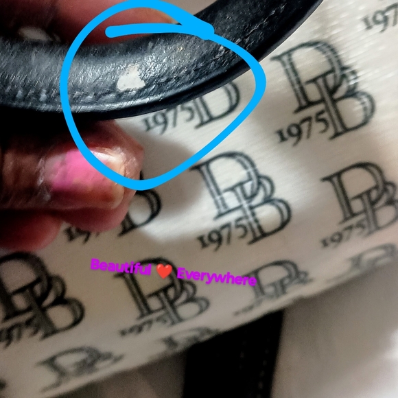 Dooney and Bourke Purse - Picture 6 of 7